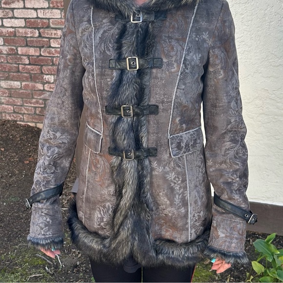 MontanaCo warm jacket. Never worn. Super soft. From OVERLAND Sheepskin Co - Picture 7 of 16